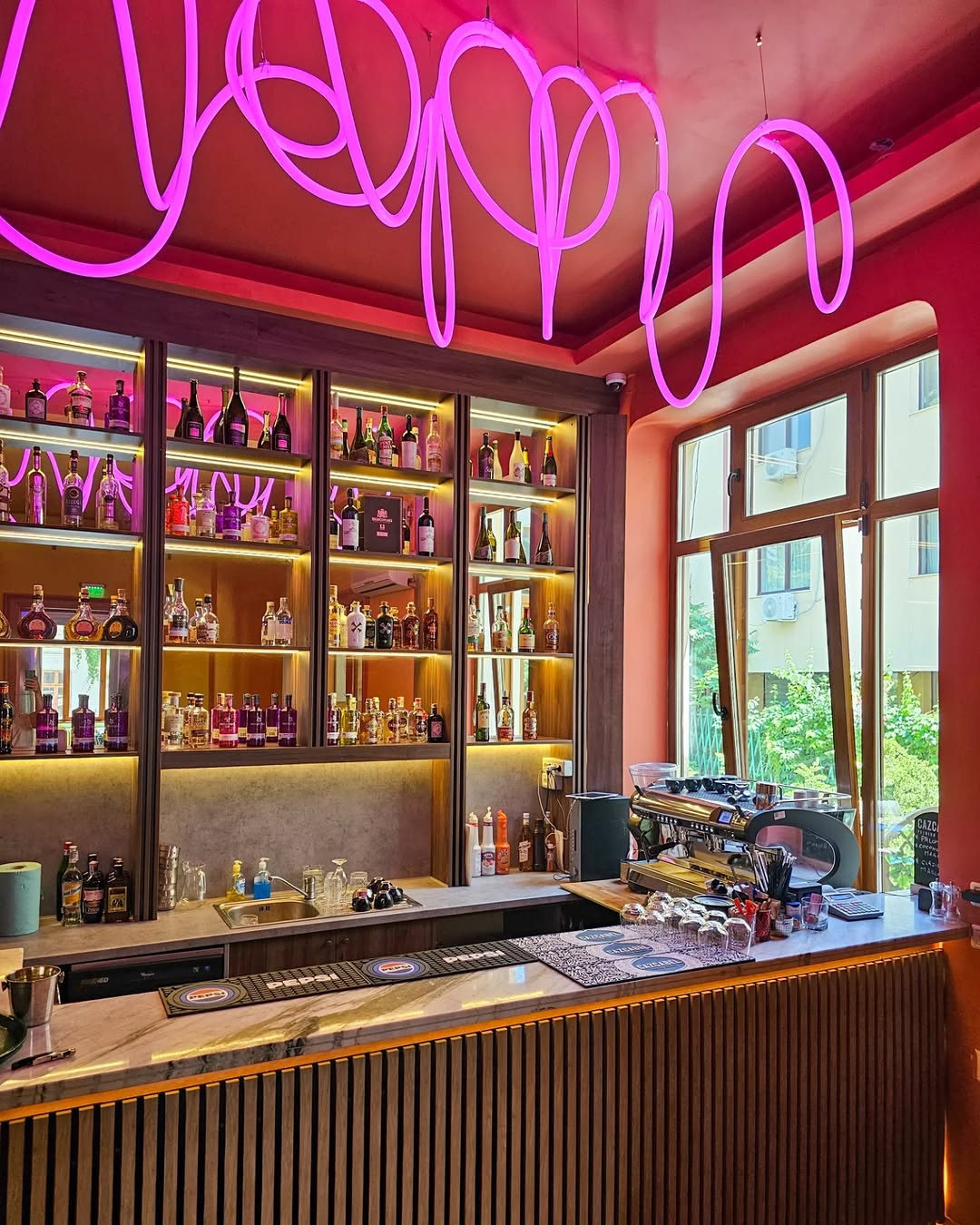 Grădina Povernei - Restaurant Victoriei, București