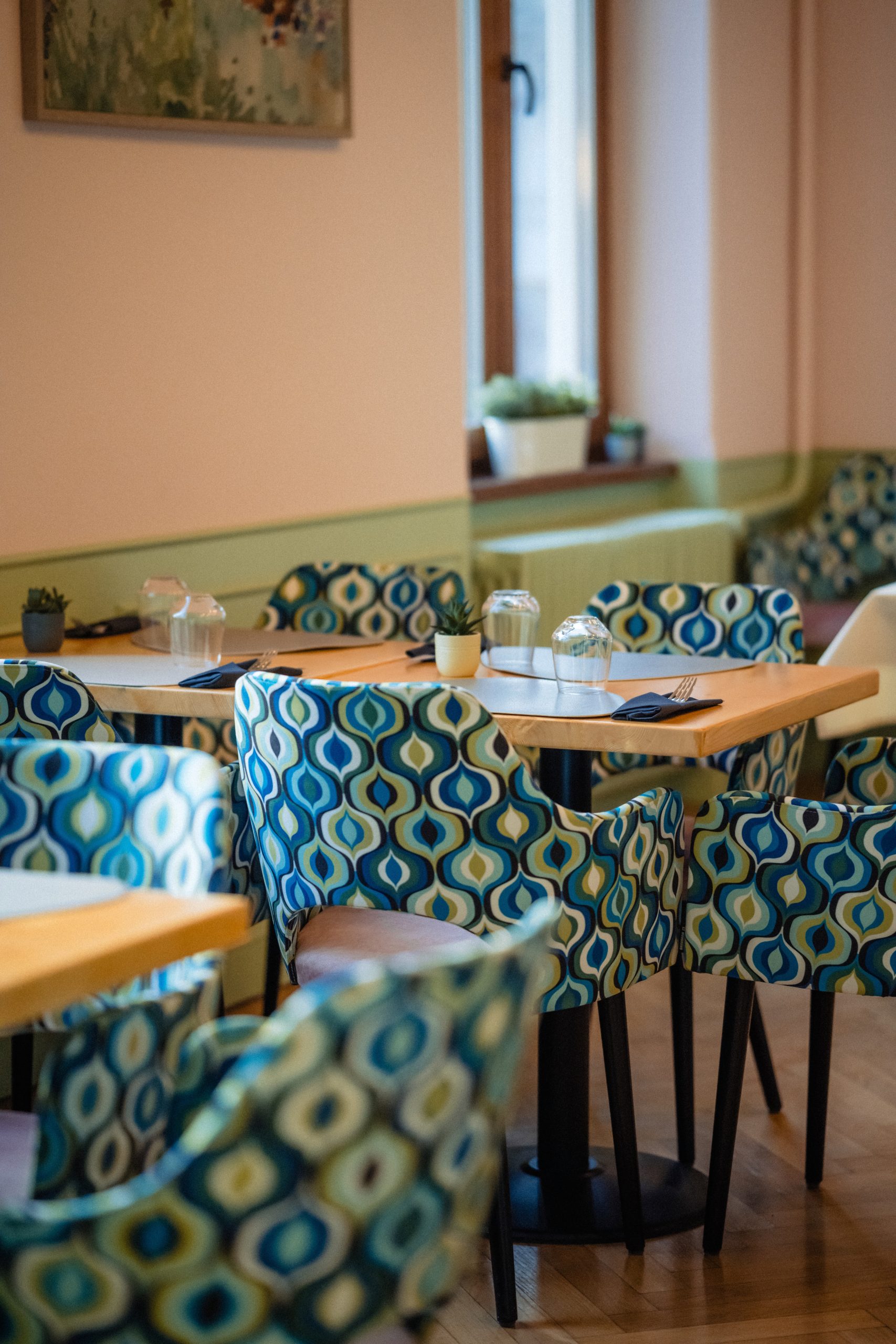 Grădina Povernei - Restaurant Victoriei, București